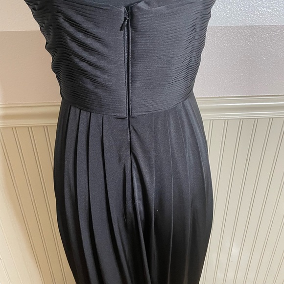 Adrianna Papell Boutique Evening Black Ones
Shoulder Column Gown size 10 - Picture 9 of 15